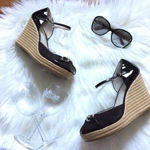 Ann Taylor Brown Suede Patent Buckle Wedges